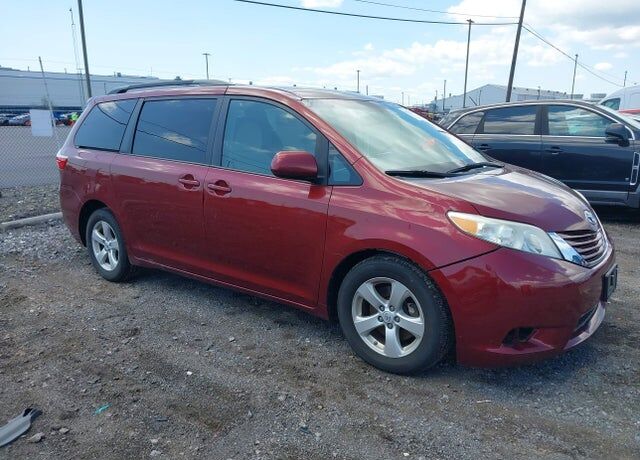 2015 TOYOTA Sienna