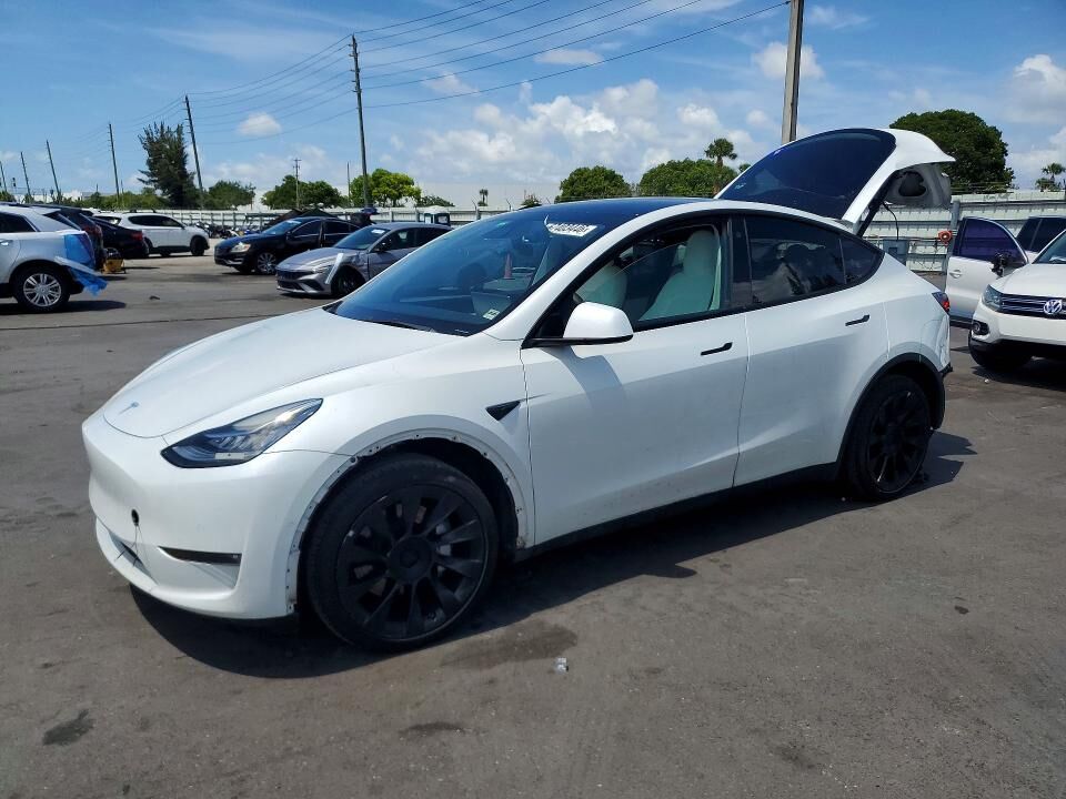2022 TESLA Model Y