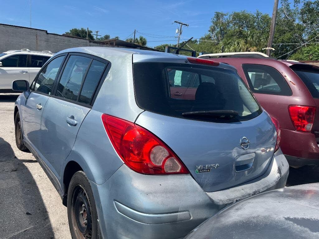 2011 NISSAN Versa
