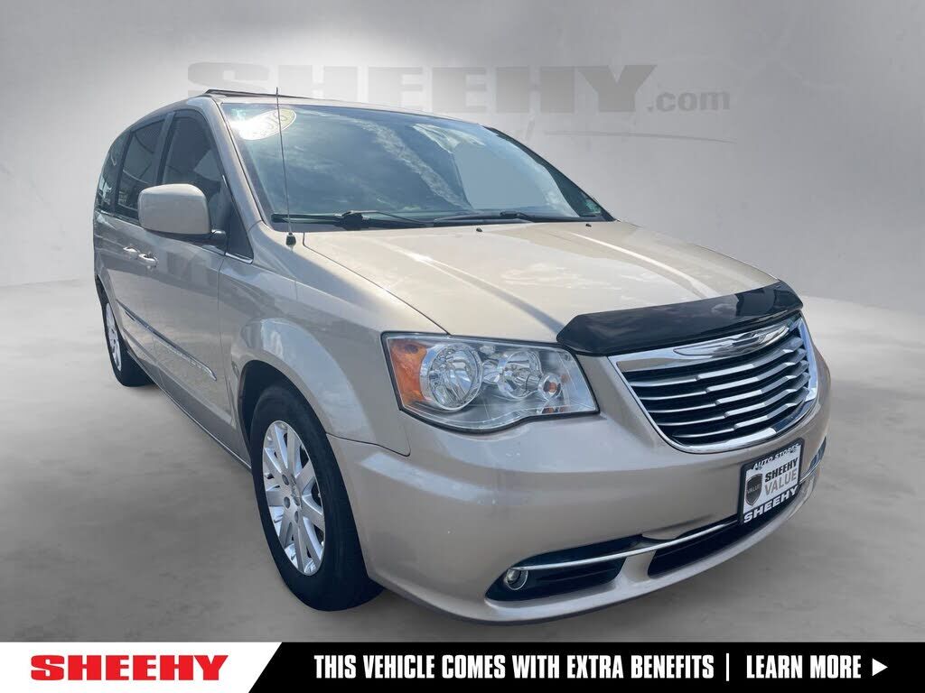 2016 CHRYSLER Town and Country