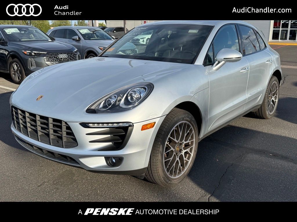 2016 PORSCHE Macan