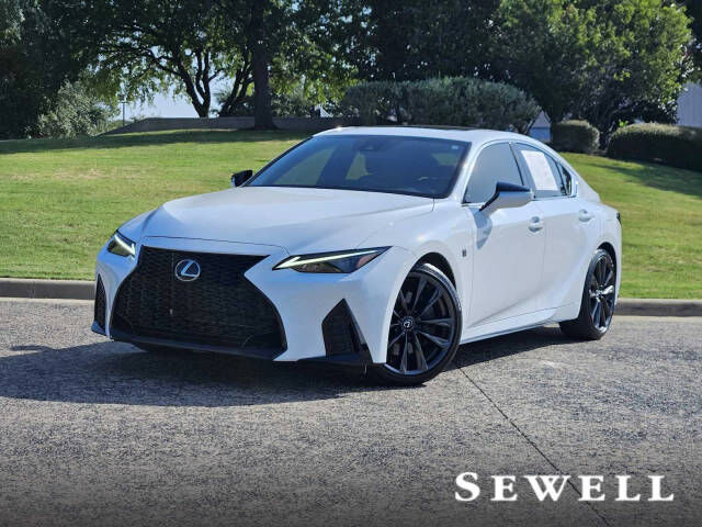 2024 LEXUS IS