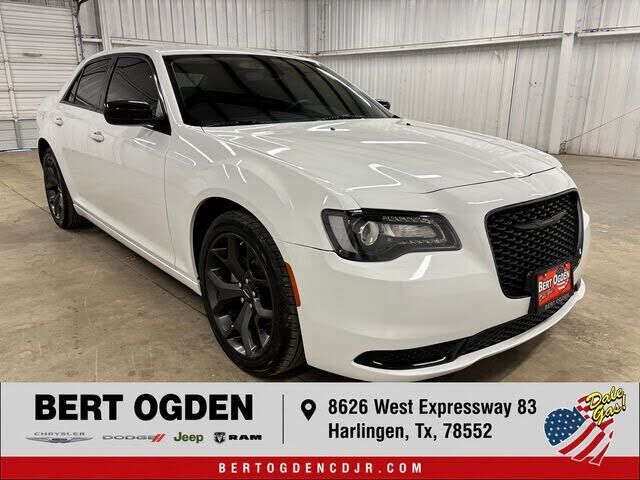 2023 CHRYSLER 300