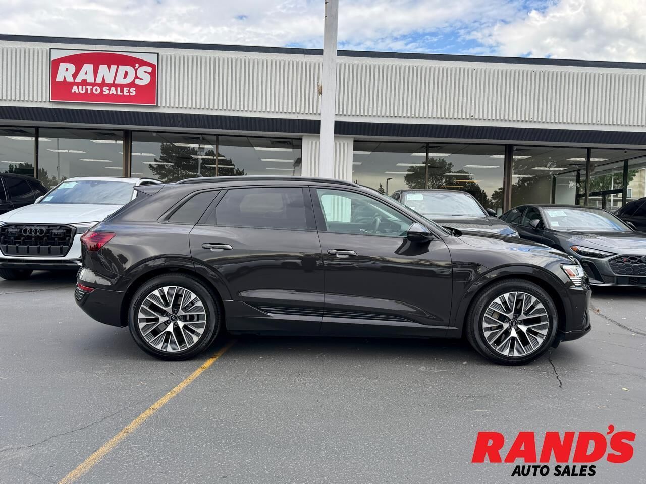 2024 AUDI Q8