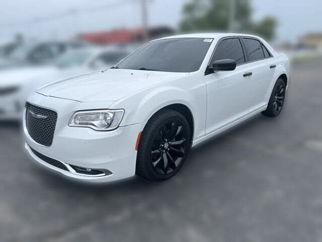 2019 CHRYSLER 300