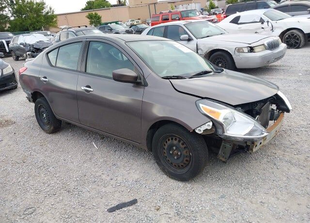 2019 NISSAN Versa