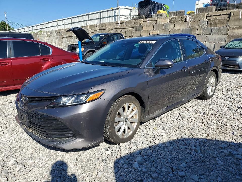 2018 TOYOTA Camry