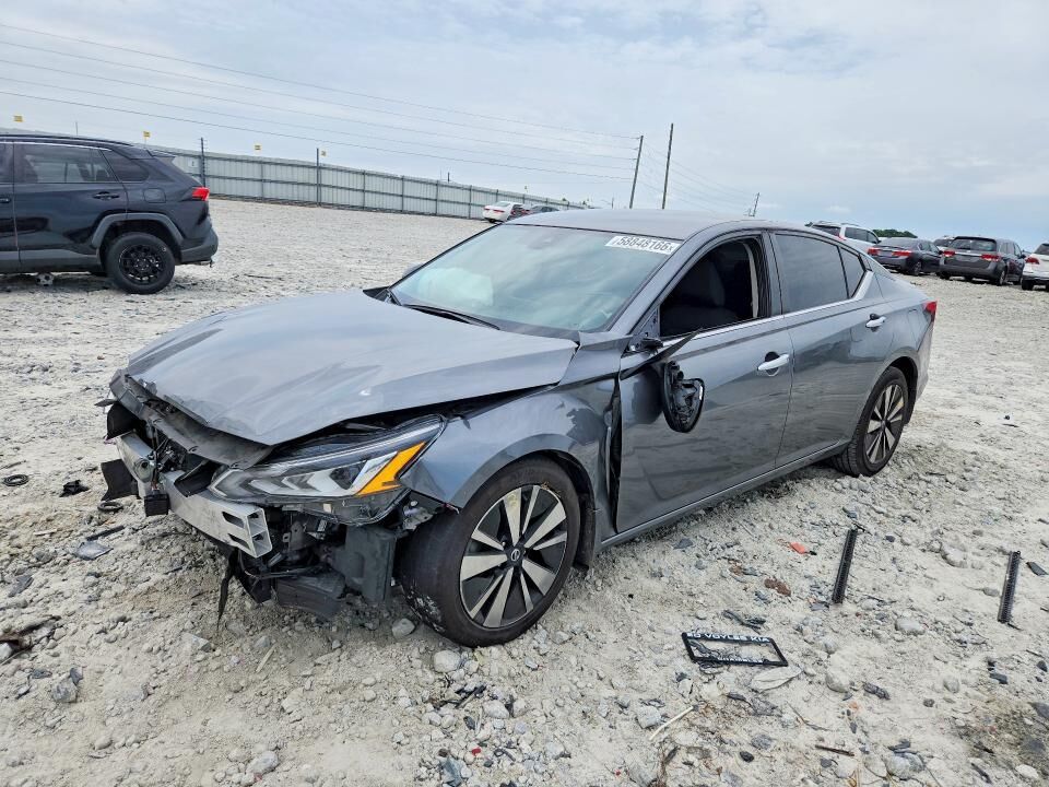 2022 NISSAN Altima