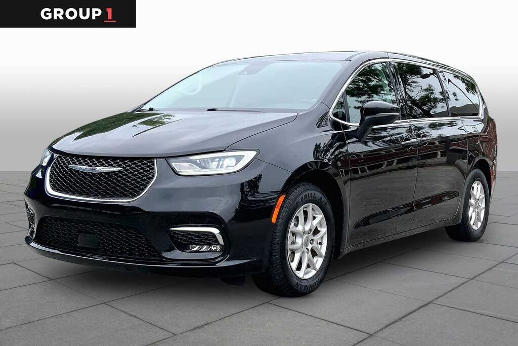 2023 CHRYSLER Pacifica