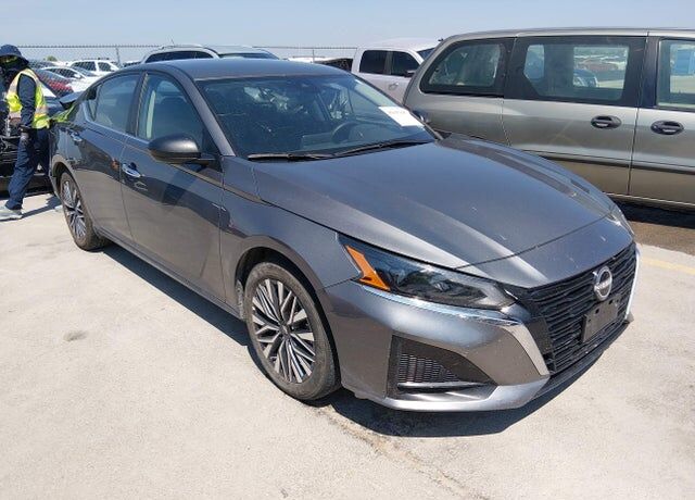 2025 NISSAN Altima