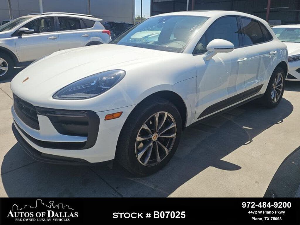 2024 PORSCHE Macan