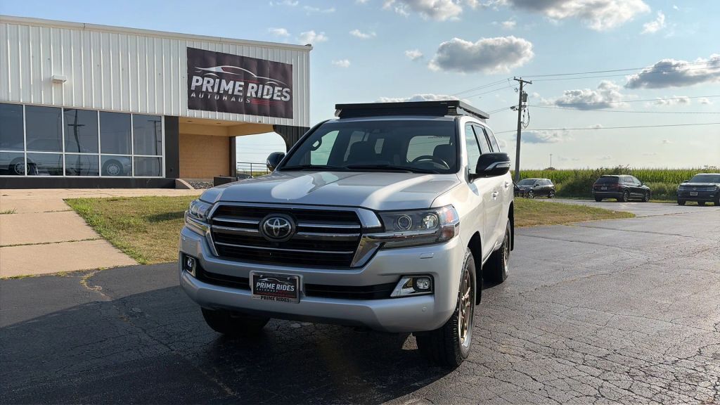 2021 TOYOTA Land Cruiser