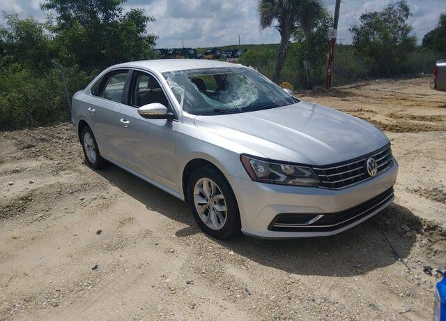 2017 VOLKSWAGEN Passat