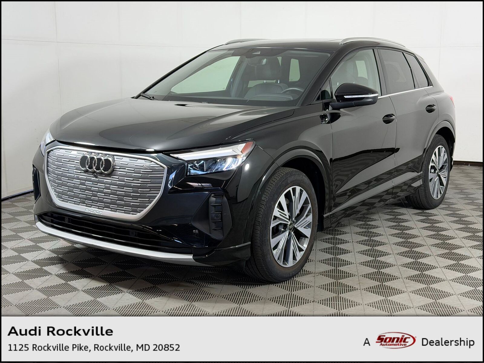 2023 AUDI Q4