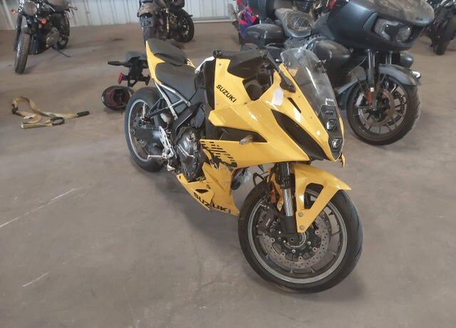 2024 SUZUKI GSX-8R
