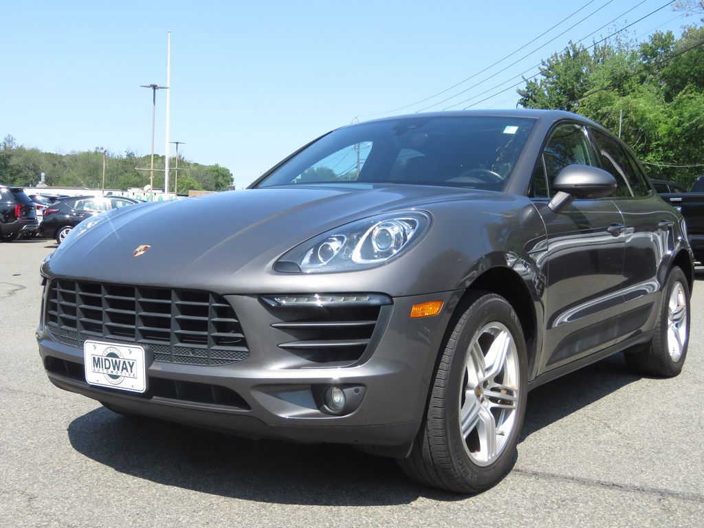 2017 PORSCHE Macan