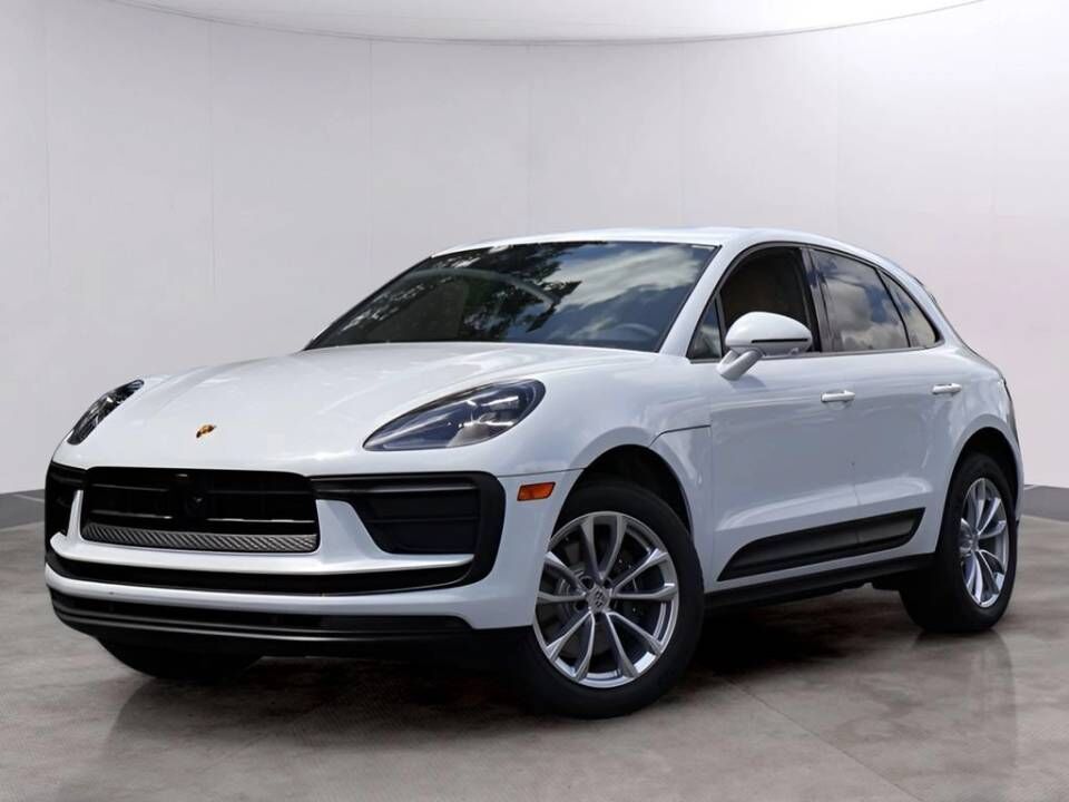 2026 PORSCHE Macan
