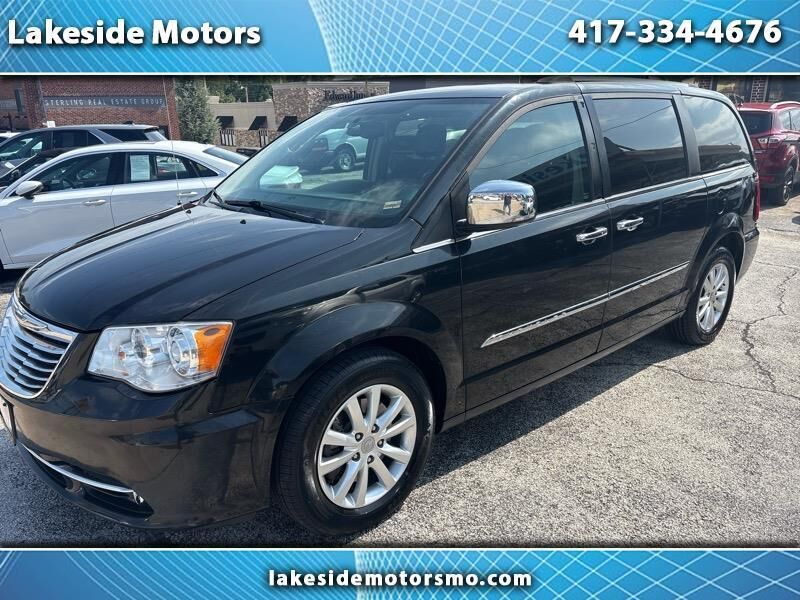 2015 CHRYSLER Town and Country