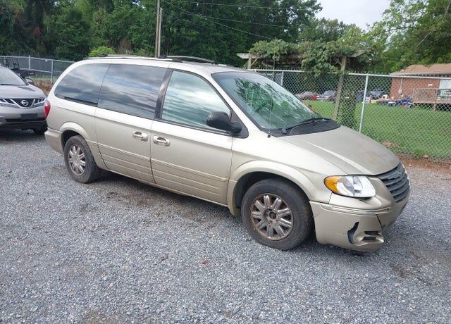 2005 CHRYSLER Town and Country