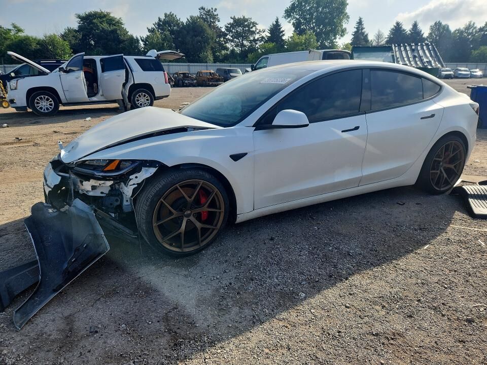 2025 TESLA Model 3