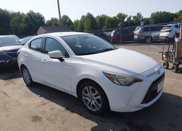 2018 TOYOTA Yaris