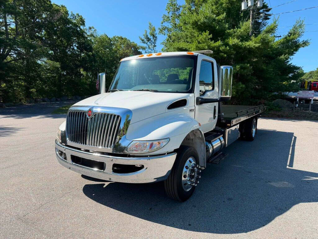 2021 INTERNATIONAL MV607