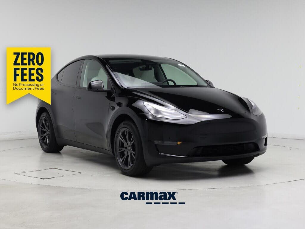 2025 TESLA Model Y