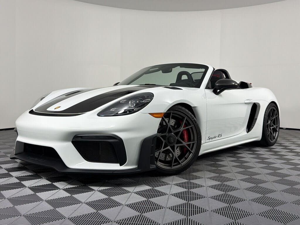 2025 PORSCHE 718