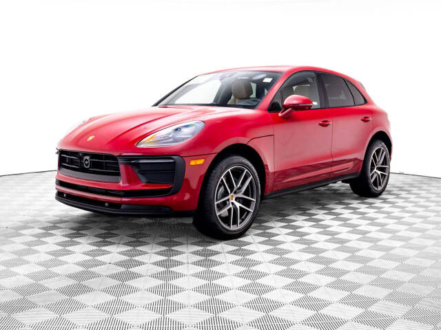 2026 PORSCHE Macan