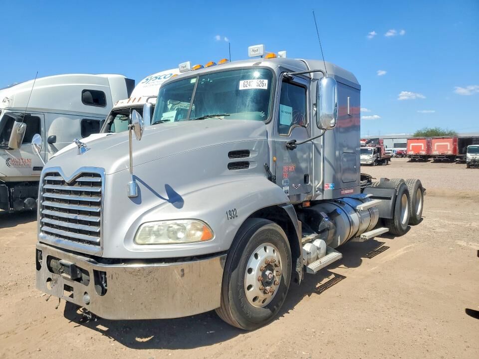 2015 MACK CXU