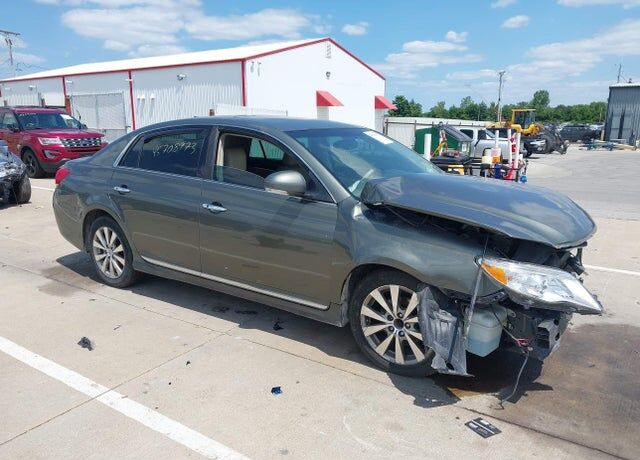 2011 TOYOTA Avalon