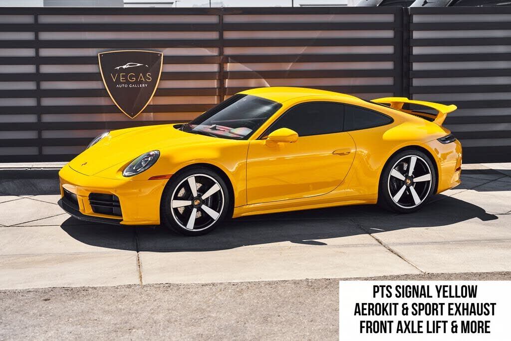 2025 PORSCHE 911