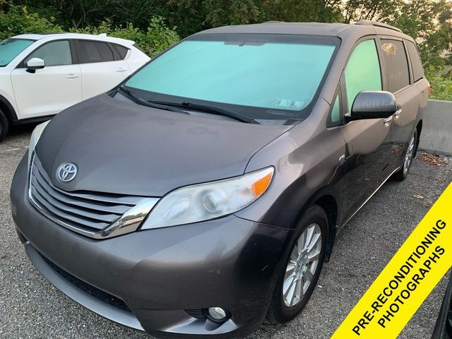 2016 TOYOTA Sienna