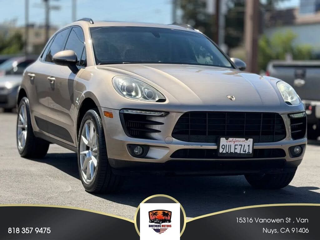 2016 PORSCHE Macan