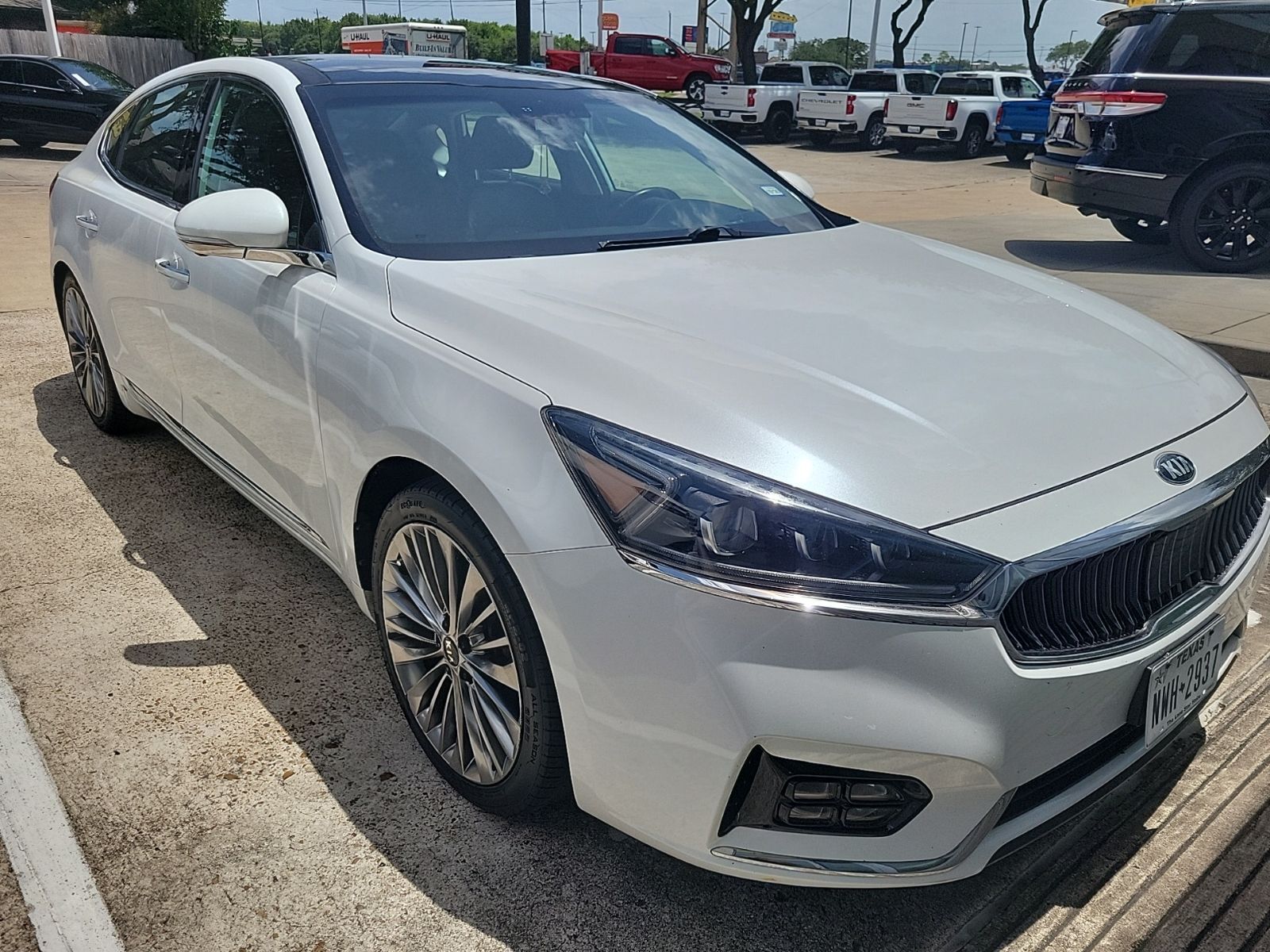 2017 KIA Cadenza