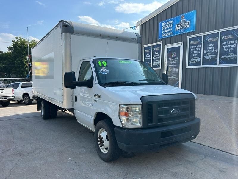 2019 FORD E-350
