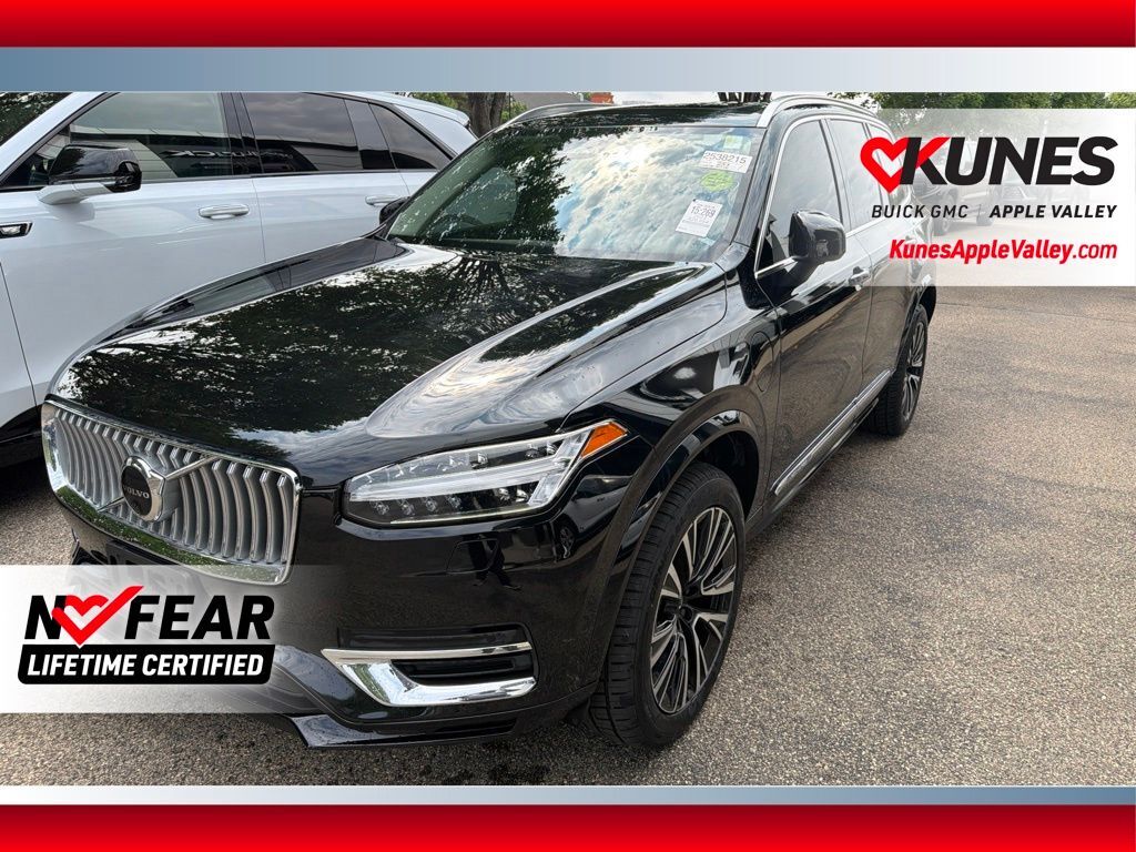 2023 VOLVO XC90