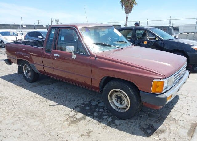 1985 TOYOTA Pick-Up