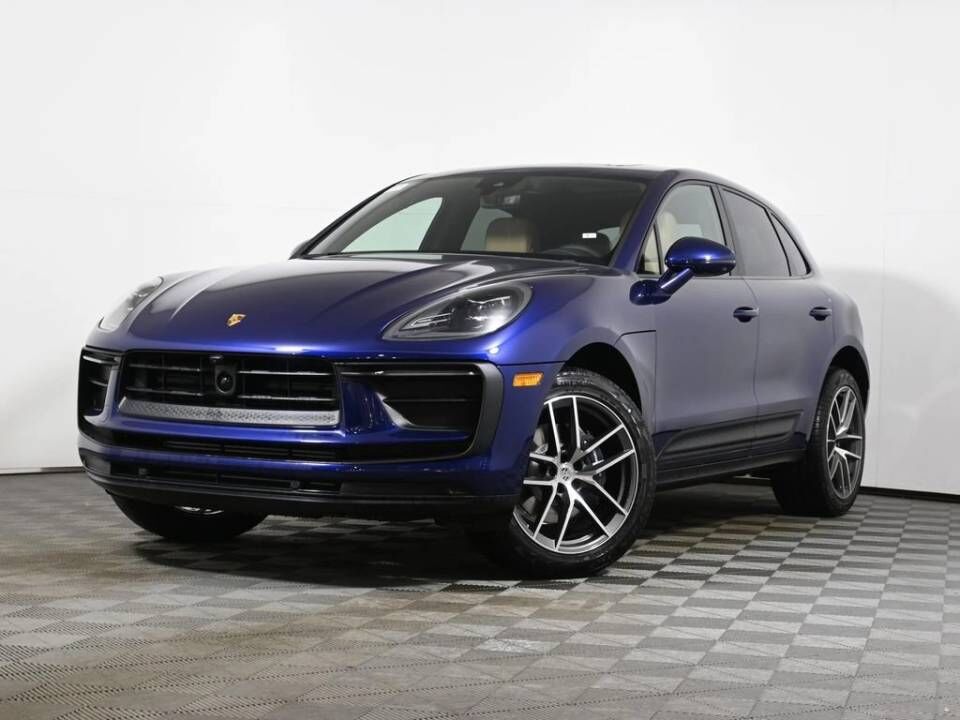2026 PORSCHE Macan
