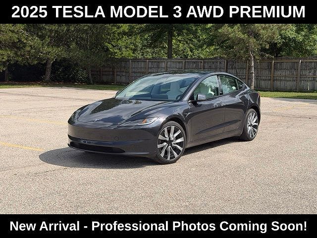 2025 TESLA Model 3