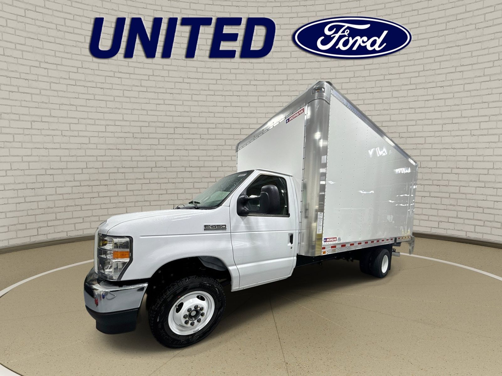 2027 FORD E-450