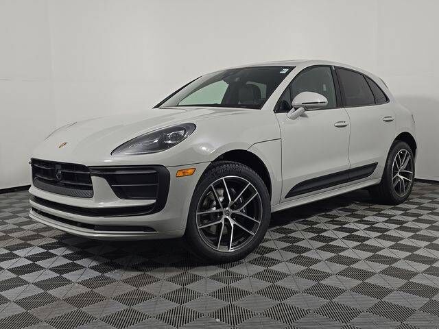 2026 PORSCHE Macan