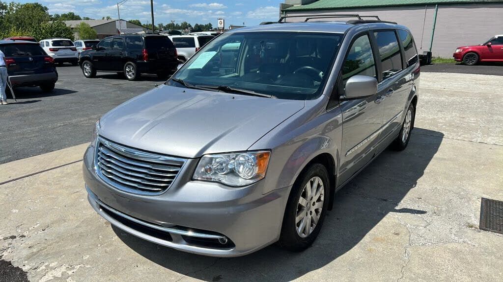 2014 CHRYSLER Town and Country