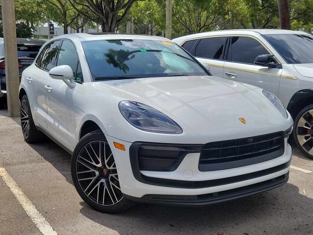 2022 PORSCHE Macan