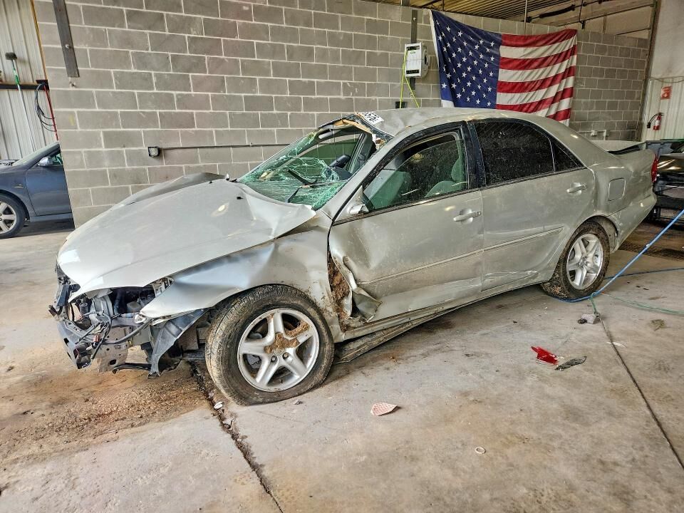 2004 TOYOTA Camry
