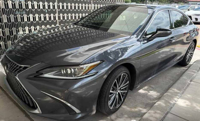 2025 LEXUS ES