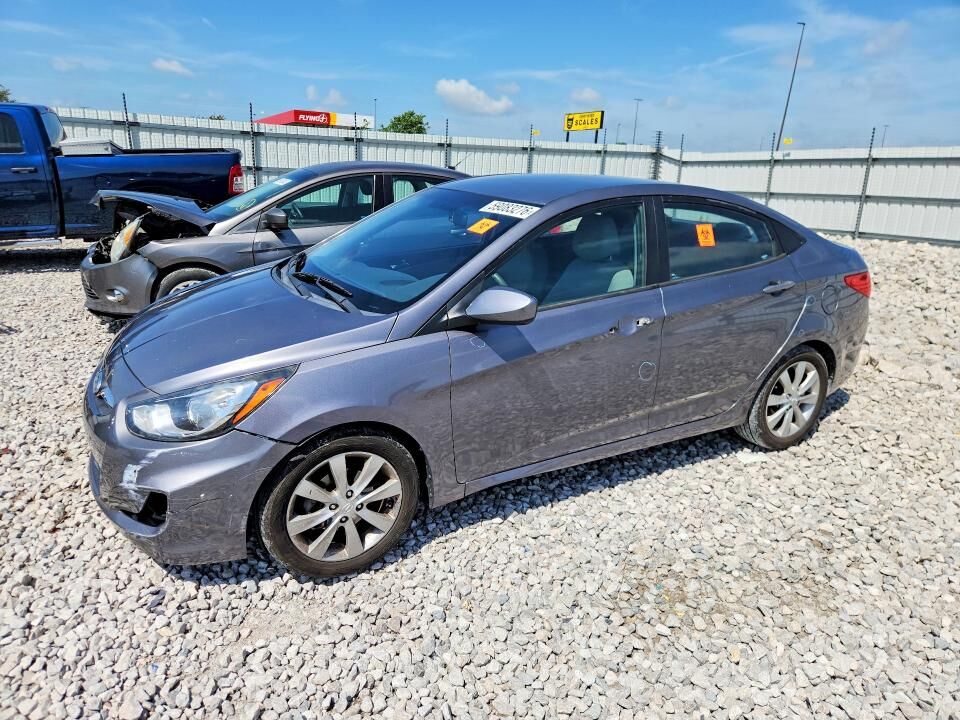 2013 HYUNDAI Accent