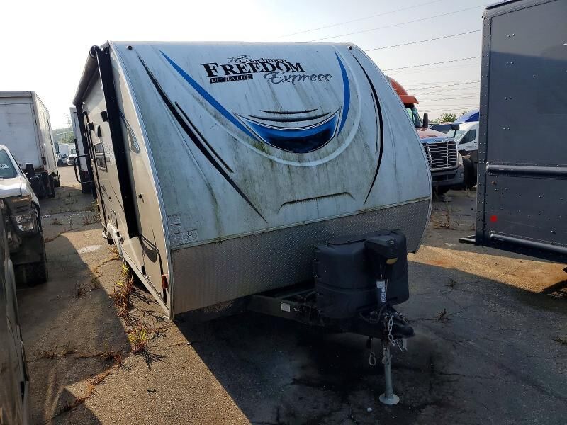 2019 FOREST RIVER Freedom Express