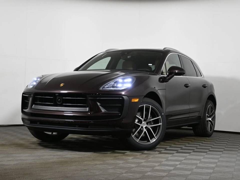 2026 PORSCHE Macan