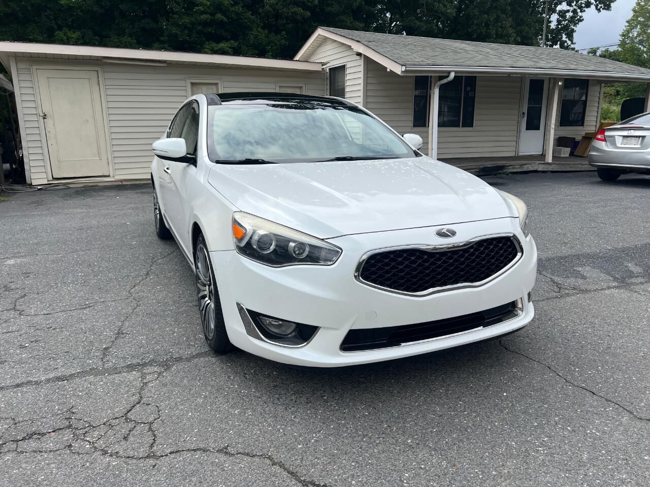 2016 KIA Cadenza